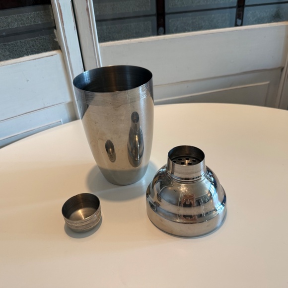 Stainless Steel Cocktail Shaker - Made in Japan - Picture 5 of 6